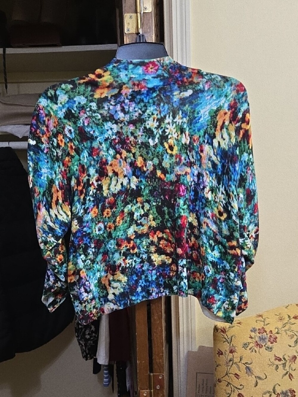 NWOT Premise Multicolored Floral Open-Front Shrug - Green Blue Yellow Red - Picture 5 of 7